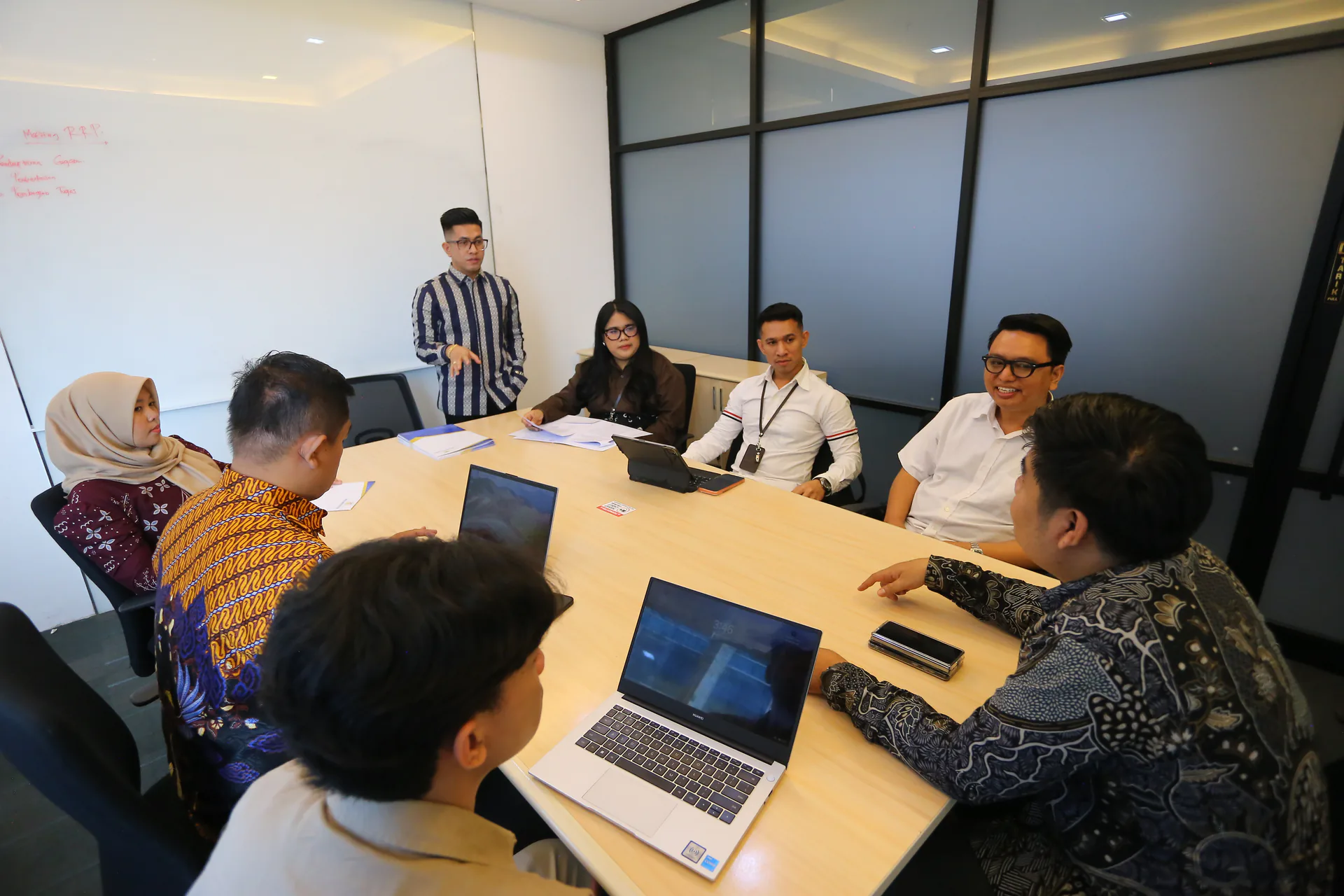 Pertemuan bersama di kantor Rendi Rumapea & Partners Lawfirm